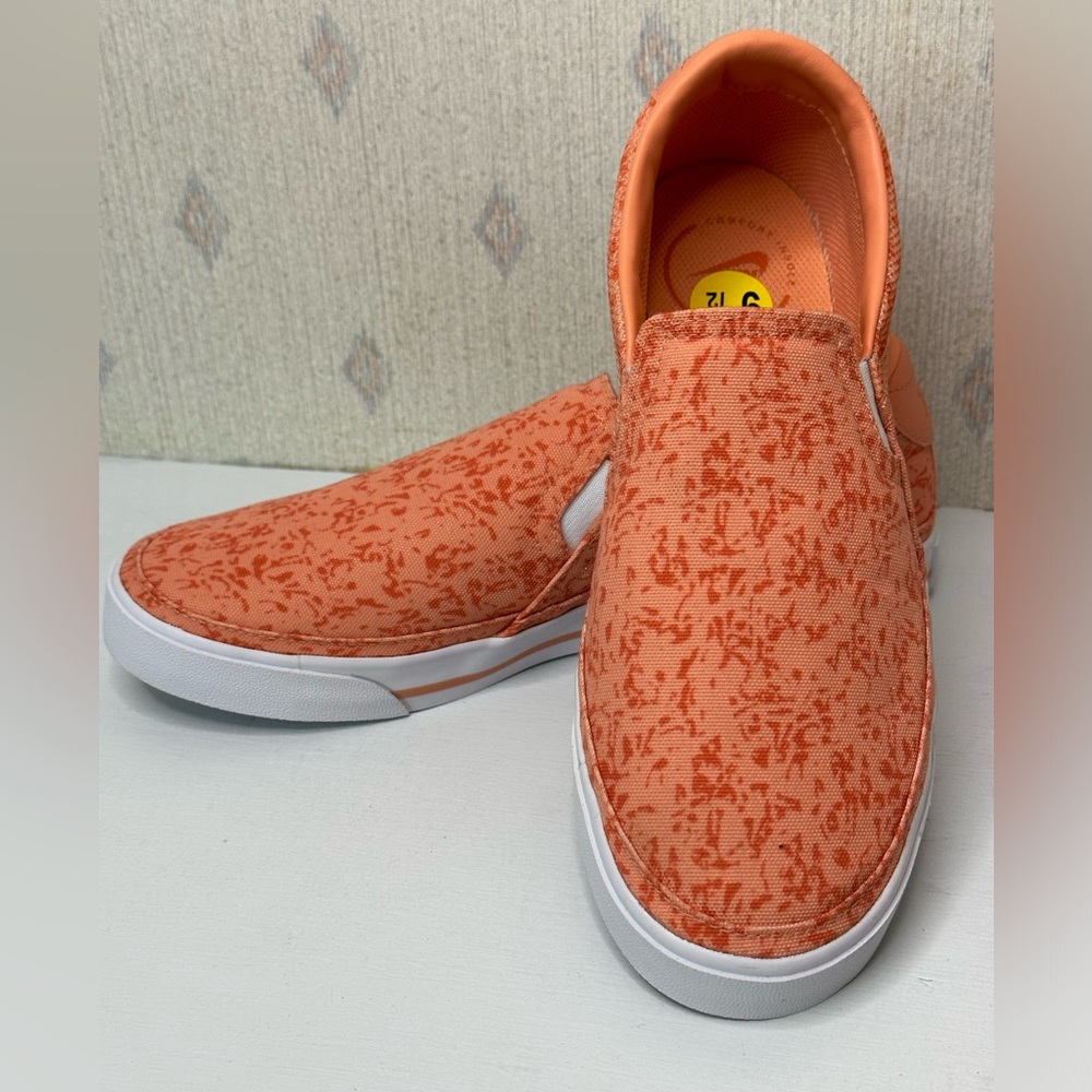 Nike Court Legacy Peach & White Slip on Flats.